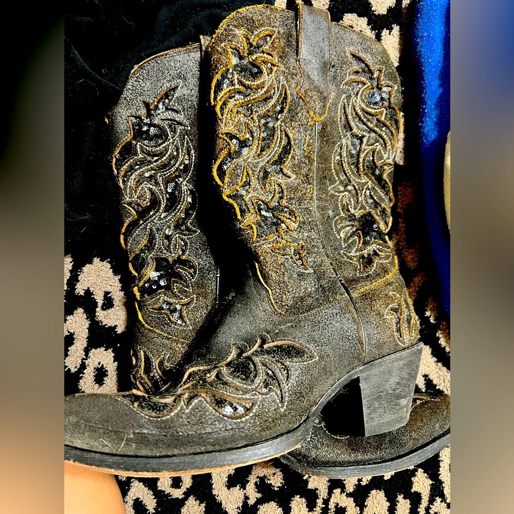 Women’s corral boots size 9.